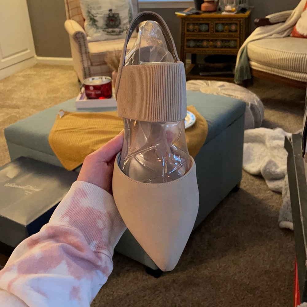 NEW IN BOX- Life Stride Taupe Heel Size 10